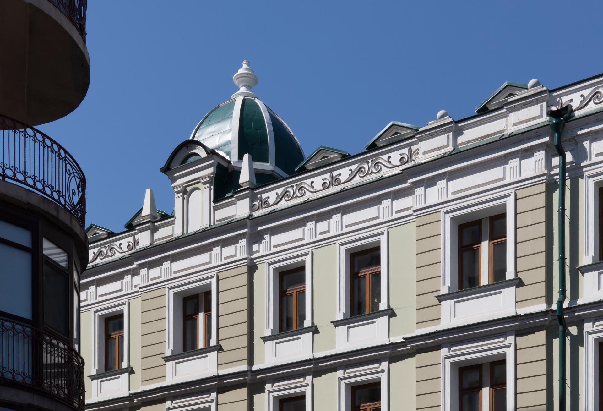 Демидов двор